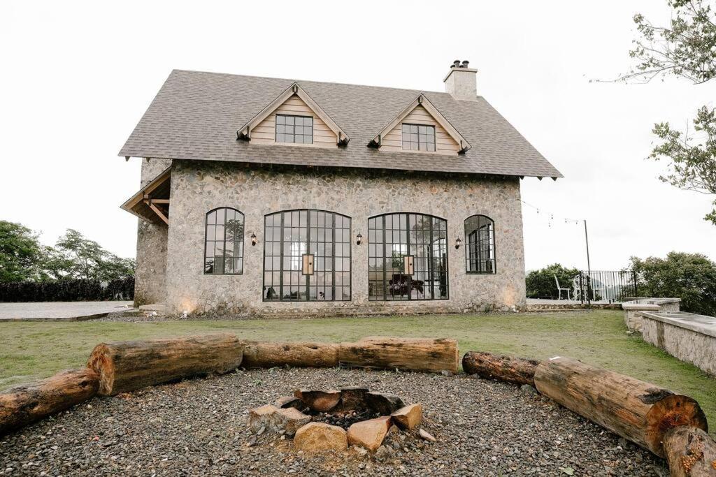The Old Country Stone House Villa Cebu ภายนอก รูปภาพ